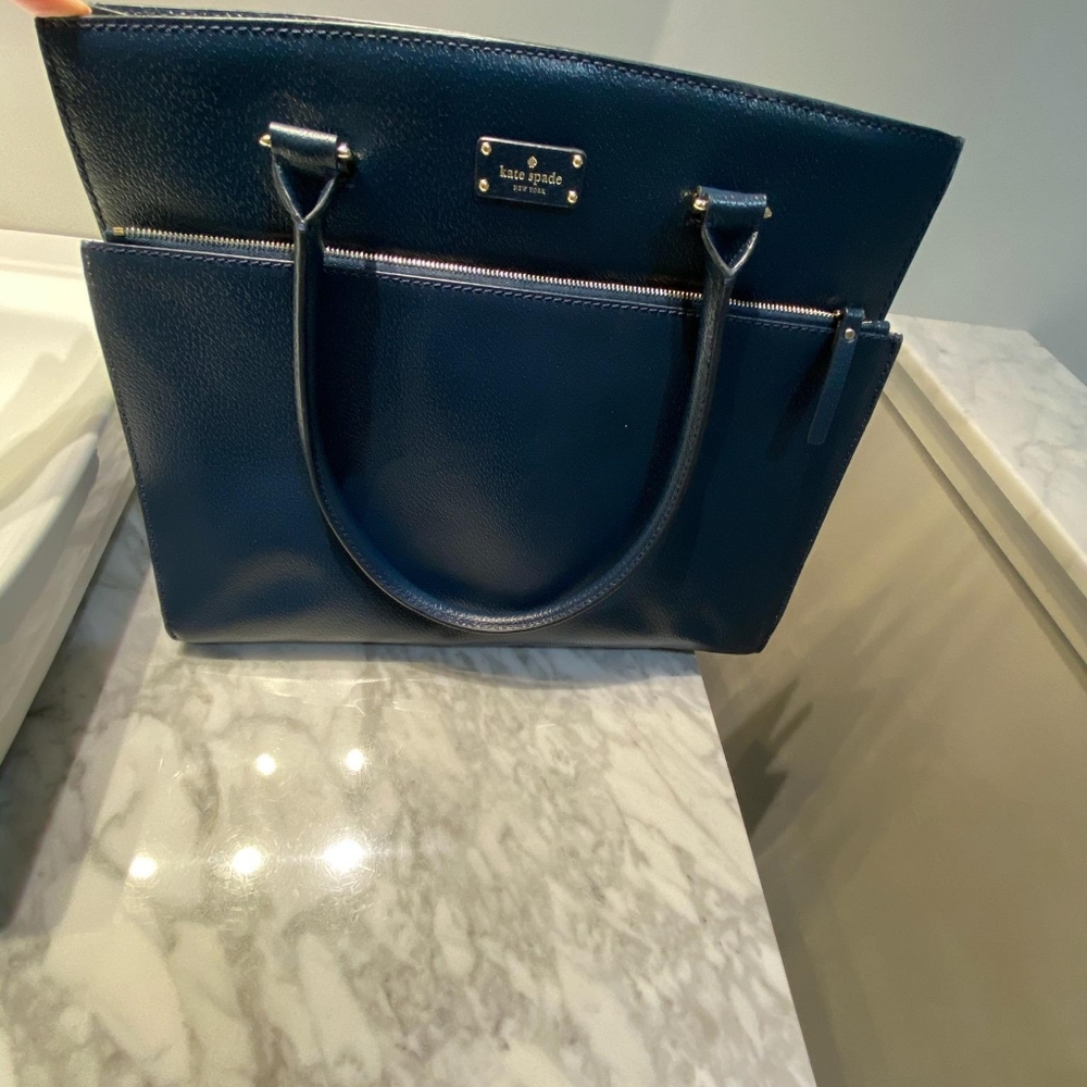 Large shoulder tote - Picture 1 of 7
